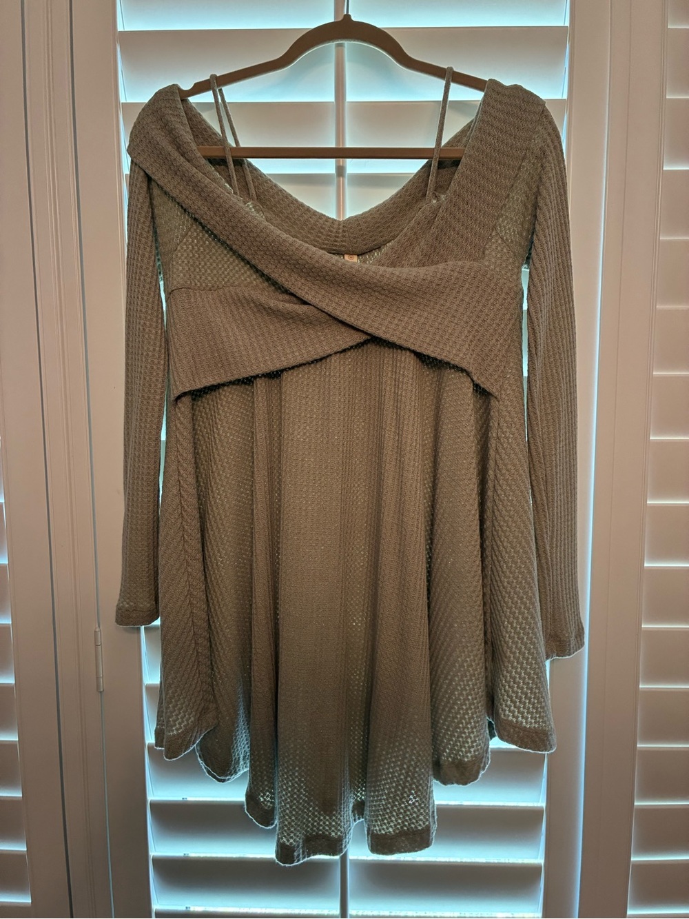 Women’s Knit Off-Shoulder Swing Sweater - Taupe